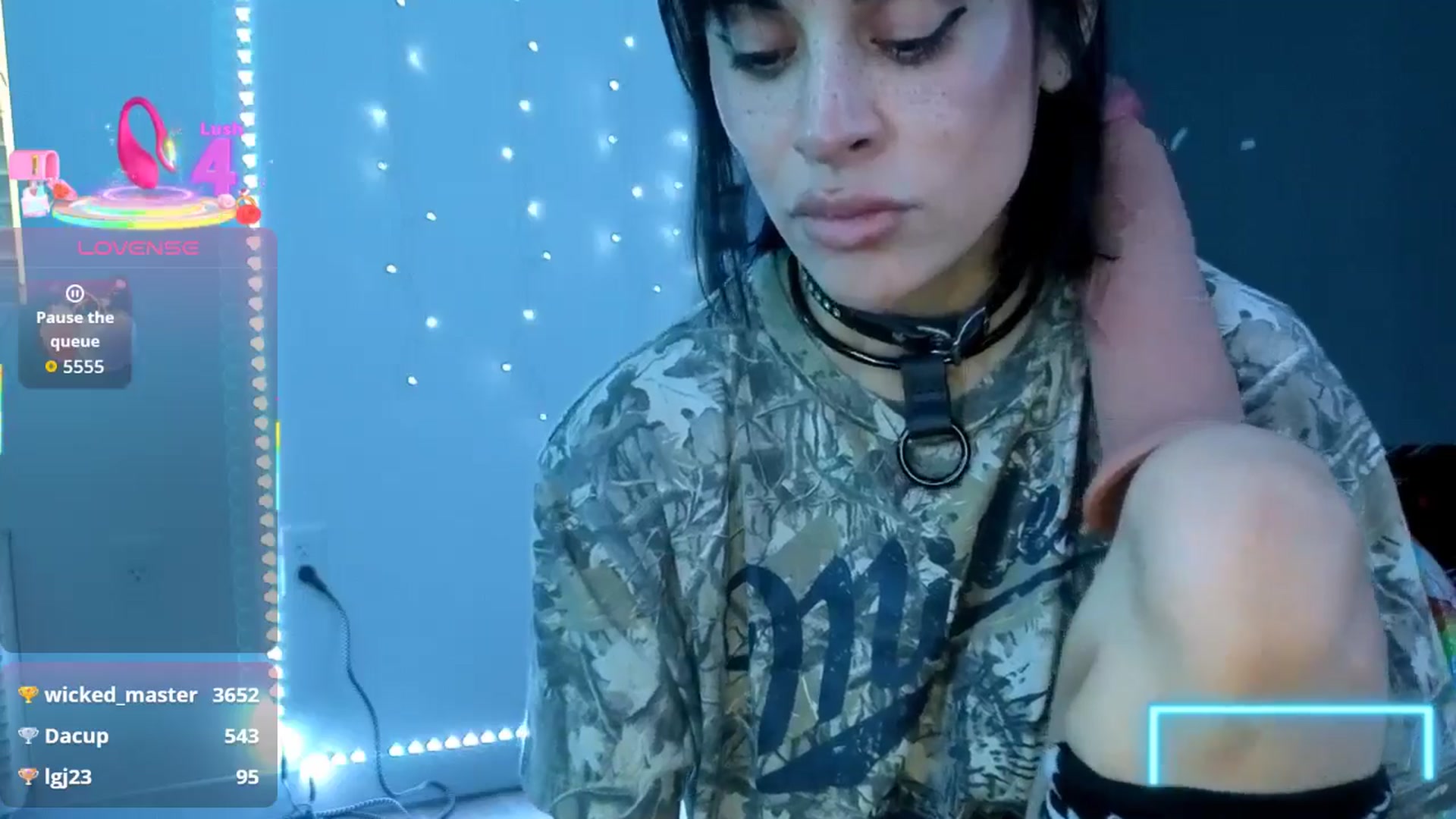 Gallery image thumbnail from gothybat's myfreecams stream on, 12/23/2025, 21:51 image 14 of 20