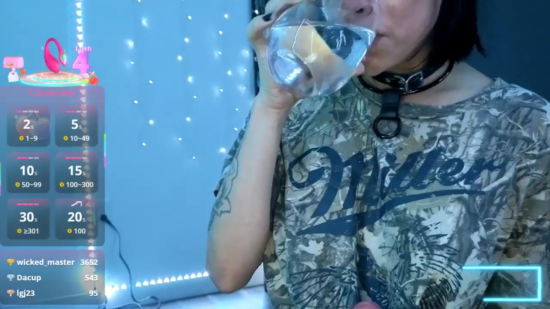 Gallery image thumbnail from gothybat's myfreecams stream on, 12/23/2025, 22:42 image 2 of 20