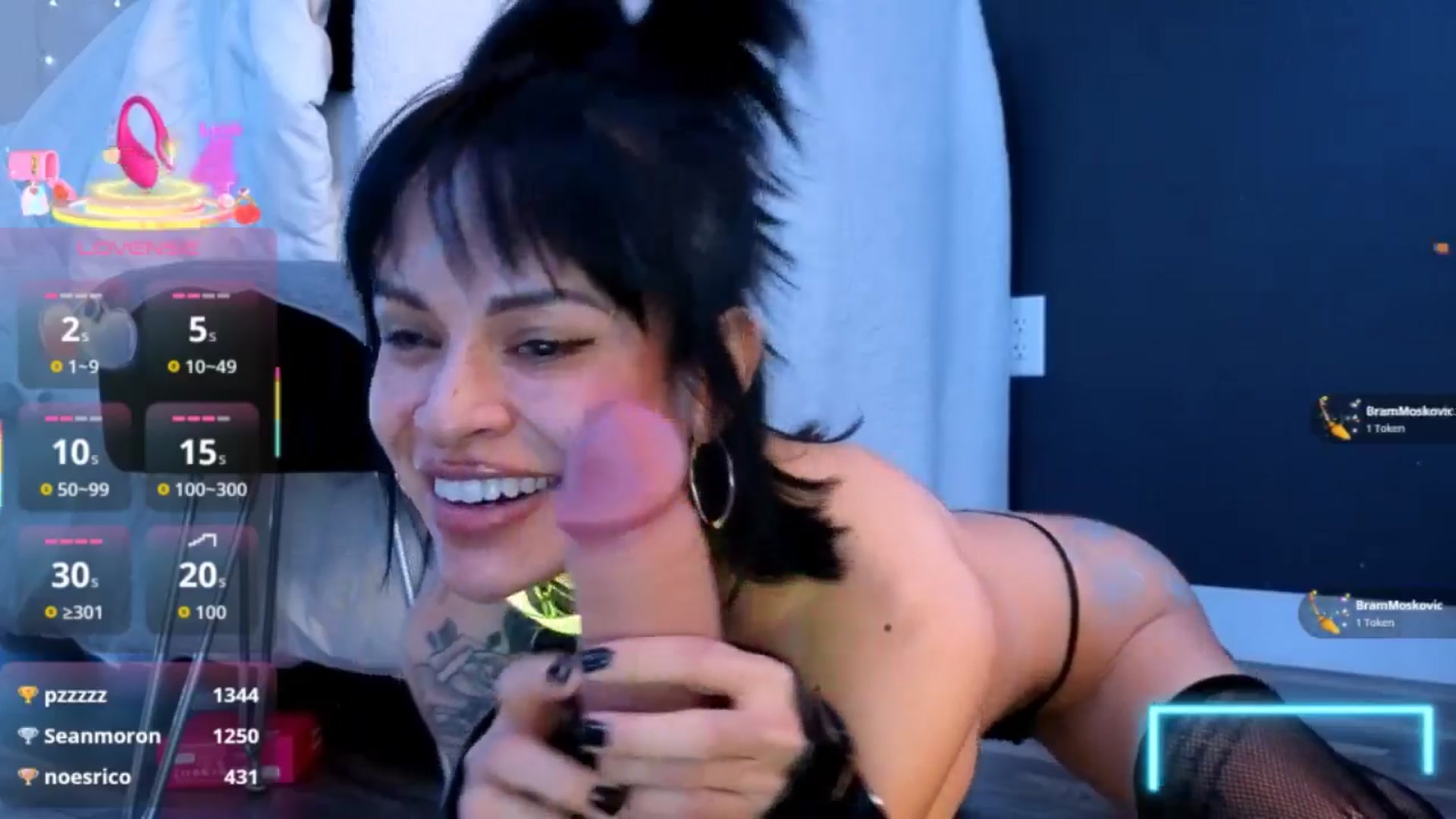 Gallery image thumbnail from gothybat's myfreecams stream on, 01/01/2026, 17:18 image 6 of 20