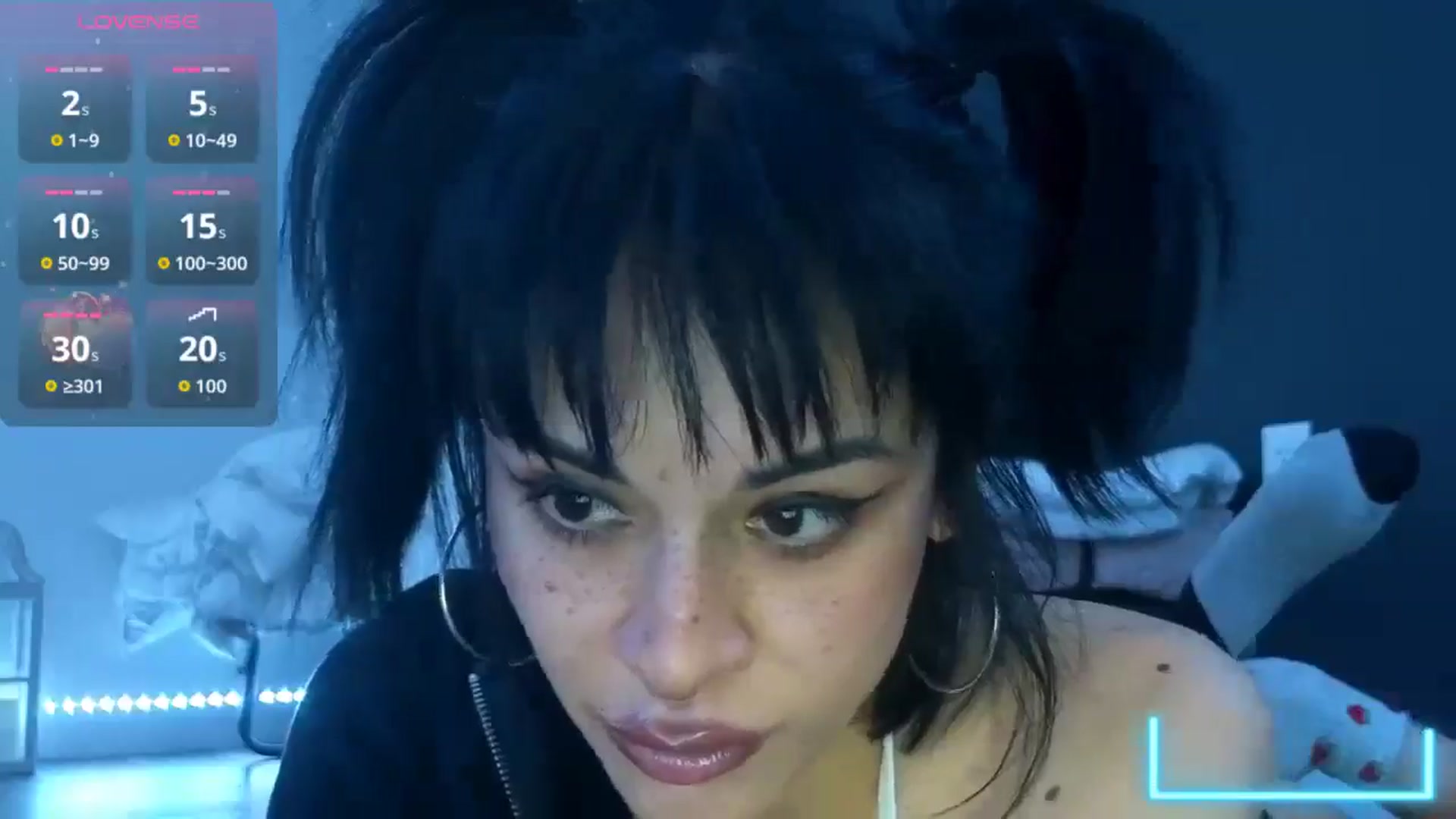 Gallery image thumbnail from gothybat's myfreecams stream on, 02/07/2026, 17:15 image 16 of 20