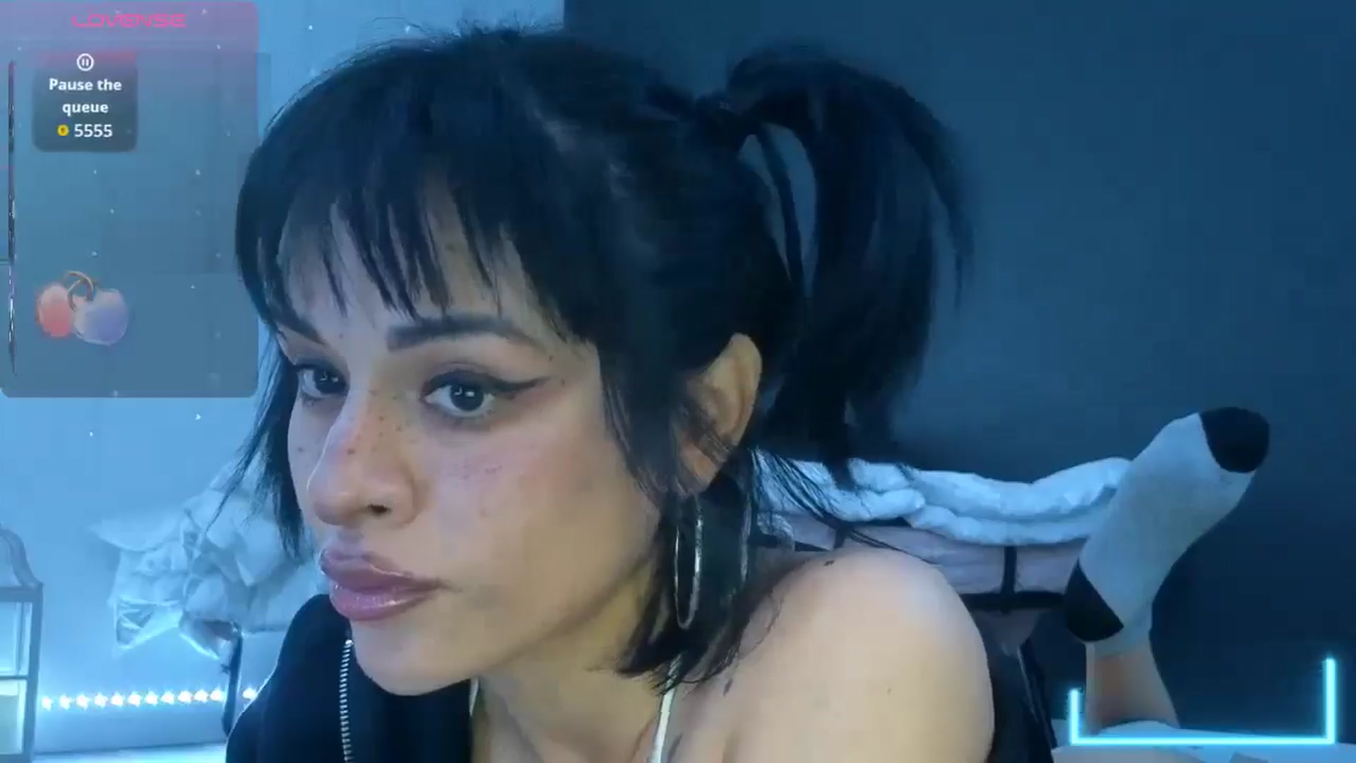 Gallery image thumbnail from gothybat's myfreecams stream on, 02/07/2026, 17:15 image 15 of 20
