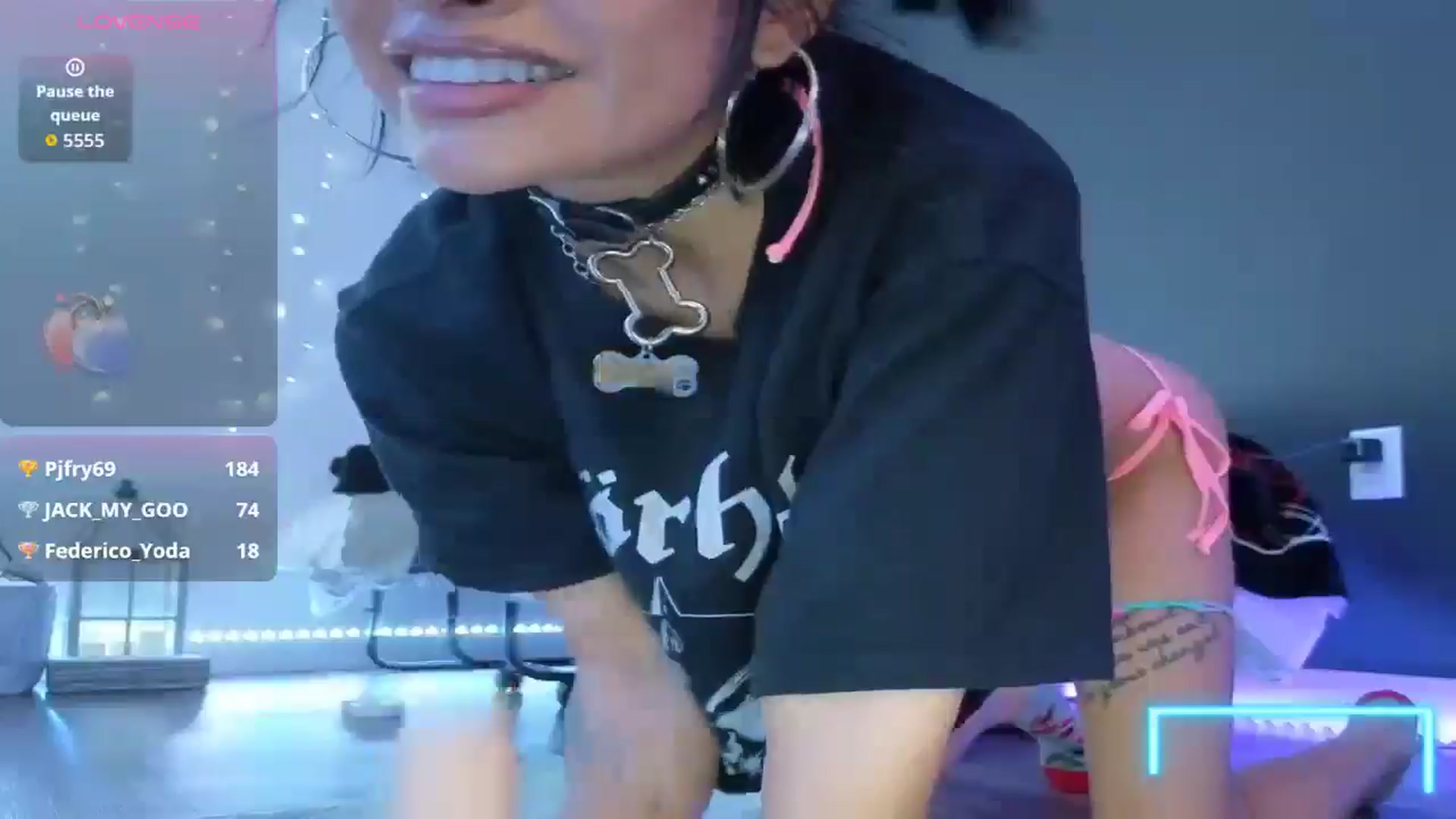 Gallery image thumbnail from gothybat's myfreecams stream on, 02/14/2026, 19:20 image 18 of 20
