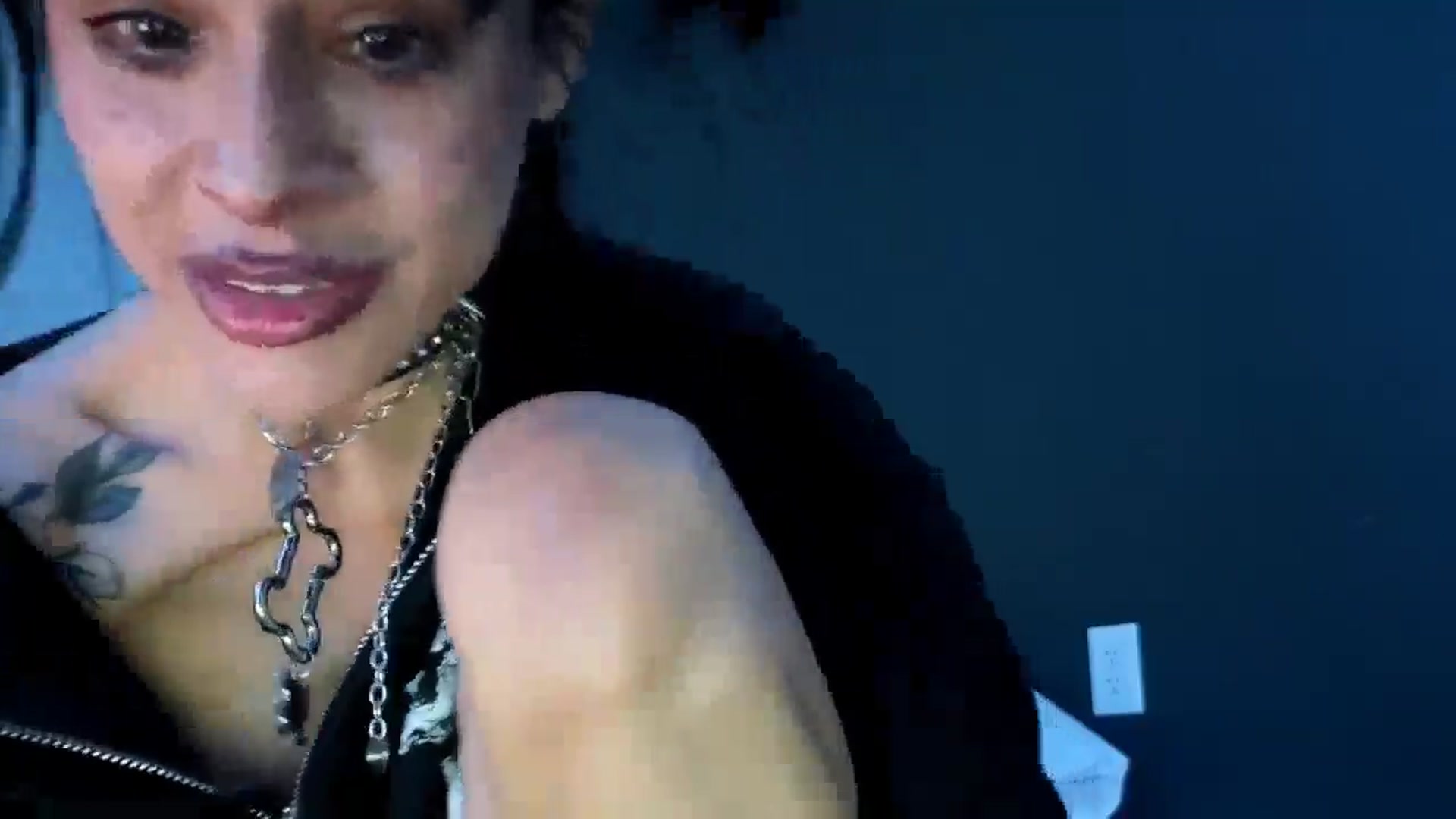 Gallery image thumbnail from gothybat's myfreecams stream on, 03/07/2026, 19:13 image 15 of 20