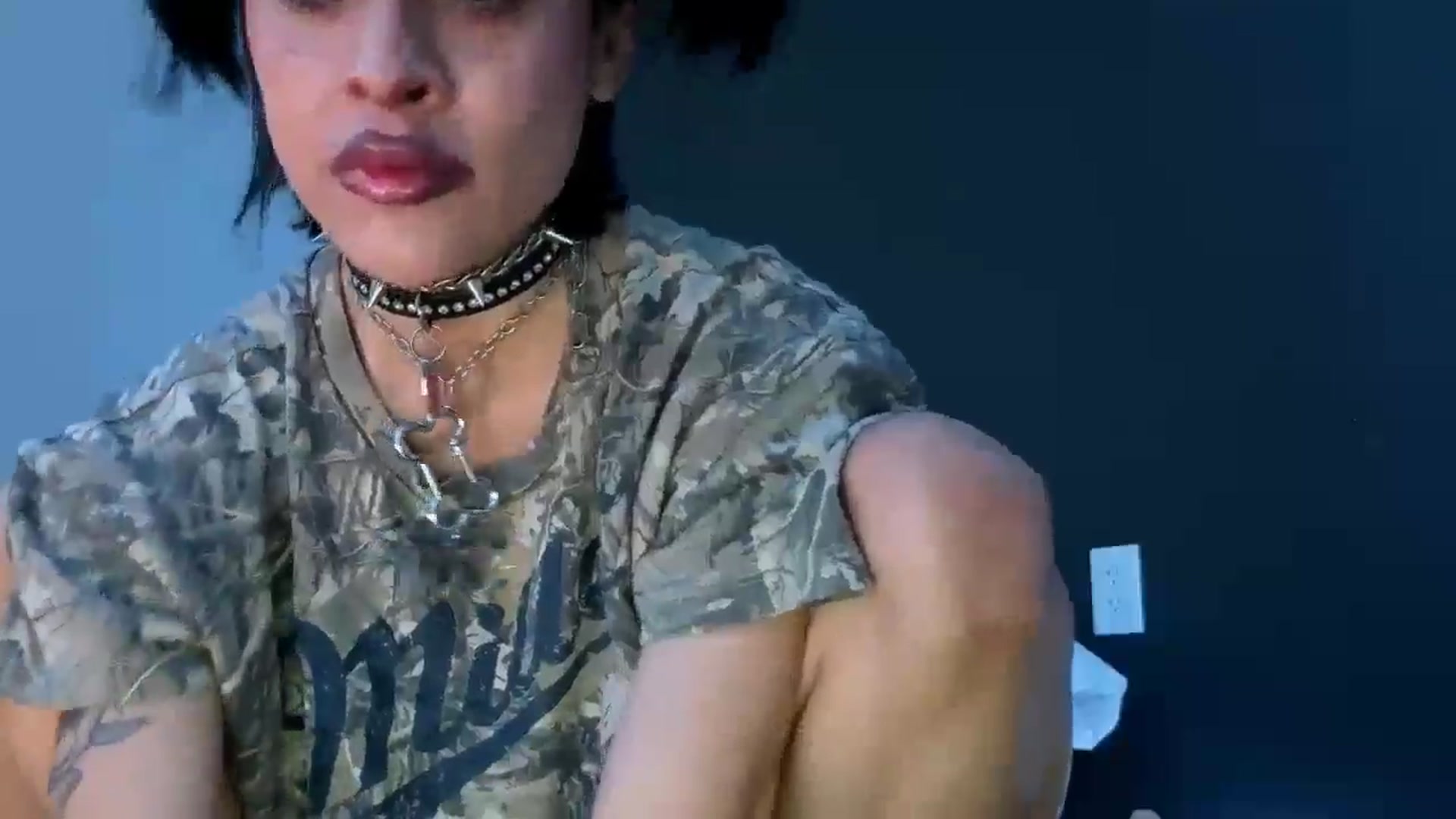 Gallery image thumbnail from gothybat's myfreecams stream on, 03/07/2026, 19:13 image 7 of 20