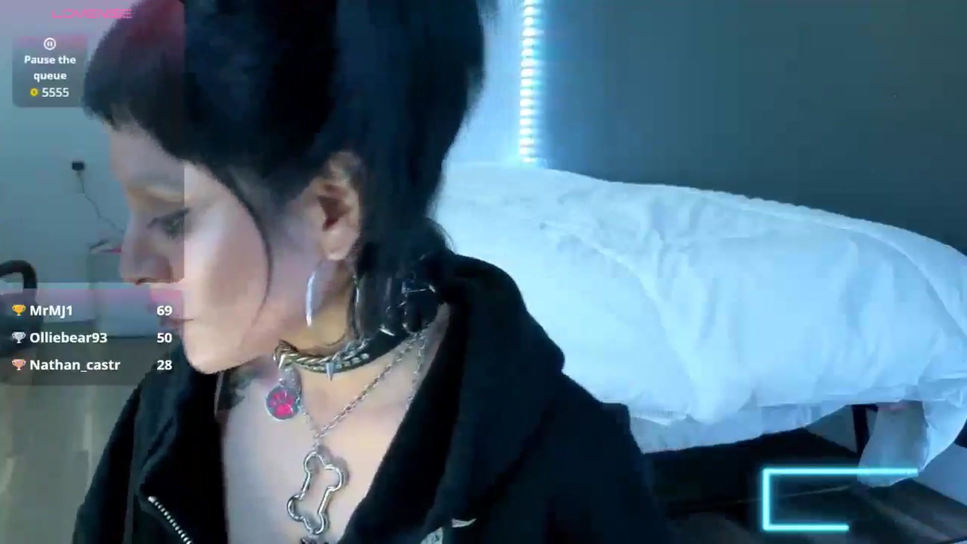 Gallery image thumbnail from gothybat's myfreecams stream on, 03/10/2026, 19:41 image 17 of 20