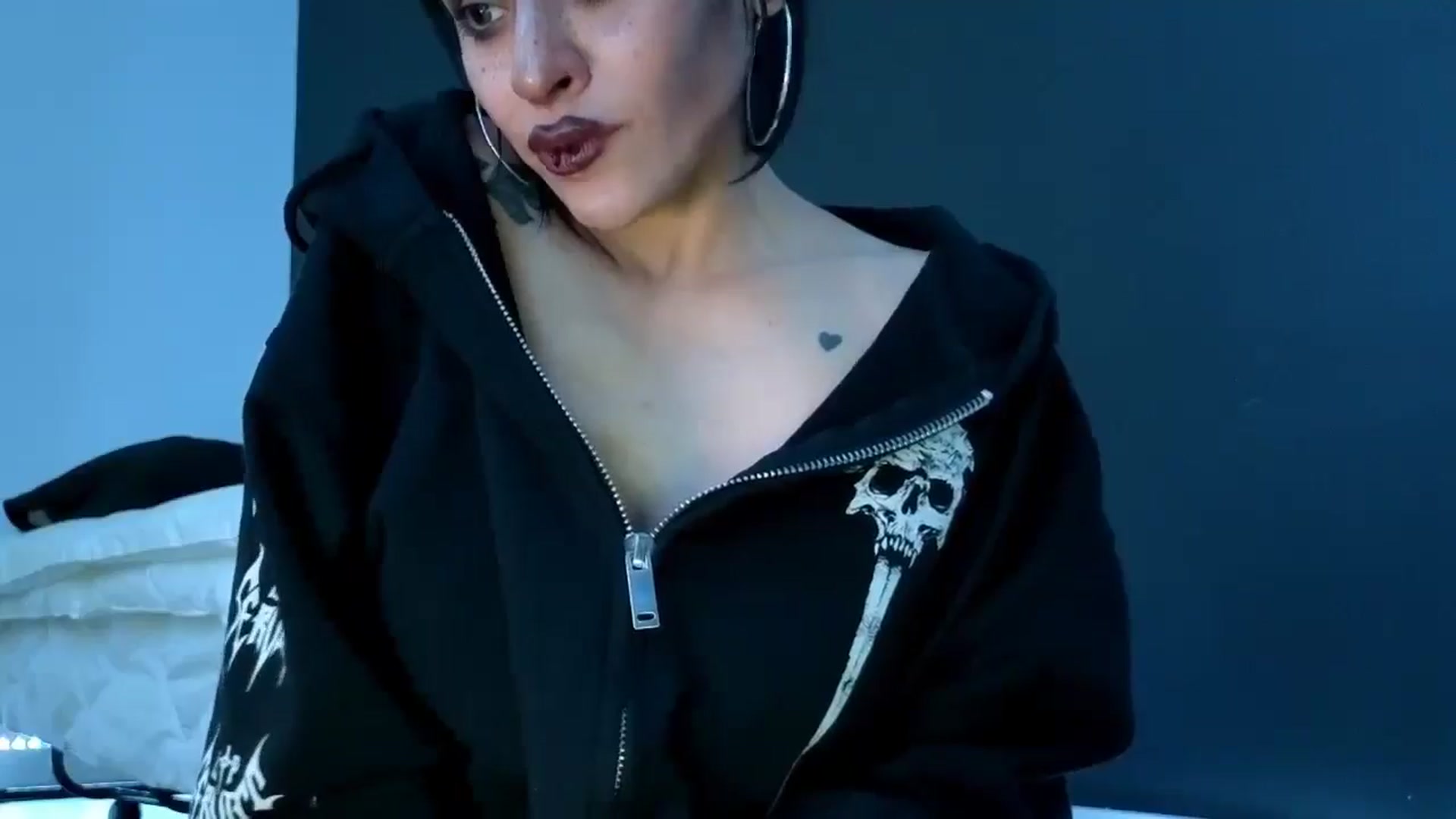 Gallery image thumbnail from gothybat's myfreecams stream on, 03/11/2026, 20:10 image 10 of 20