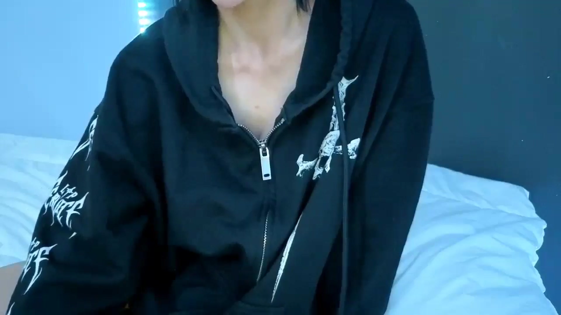 Gallery image thumbnail from gothybat's myfreecams stream on, 03/15/2026, 20:01 image 16 of 20
