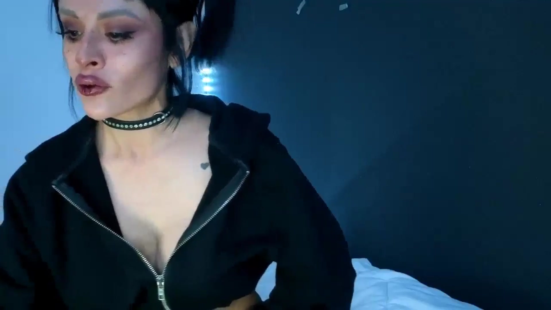 Gallery image thumbnail from gothybat's myfreecams stream on, 03/17/2026, 16:00 image 8 of 20