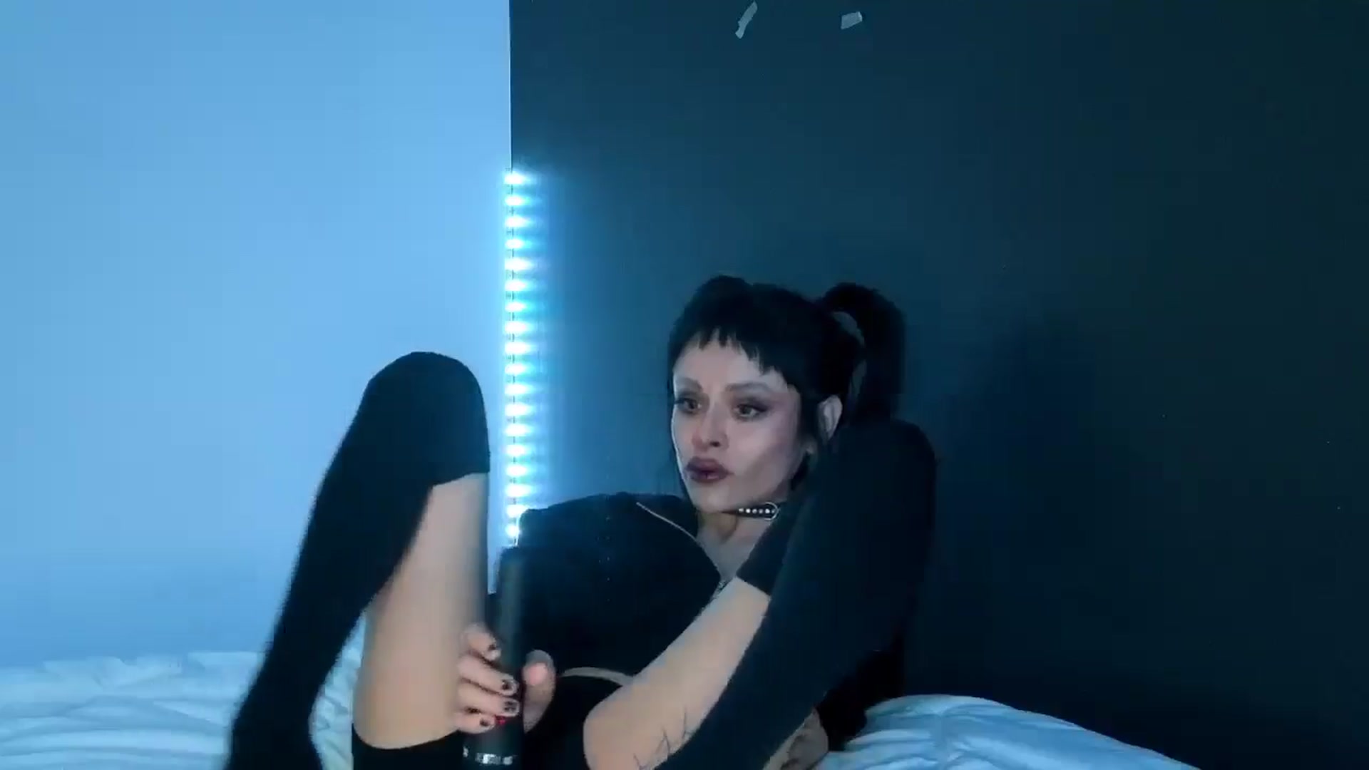 Gallery image thumbnail from gothybat's myfreecams stream on, 03/17/2026, 16:00 image 6 of 20