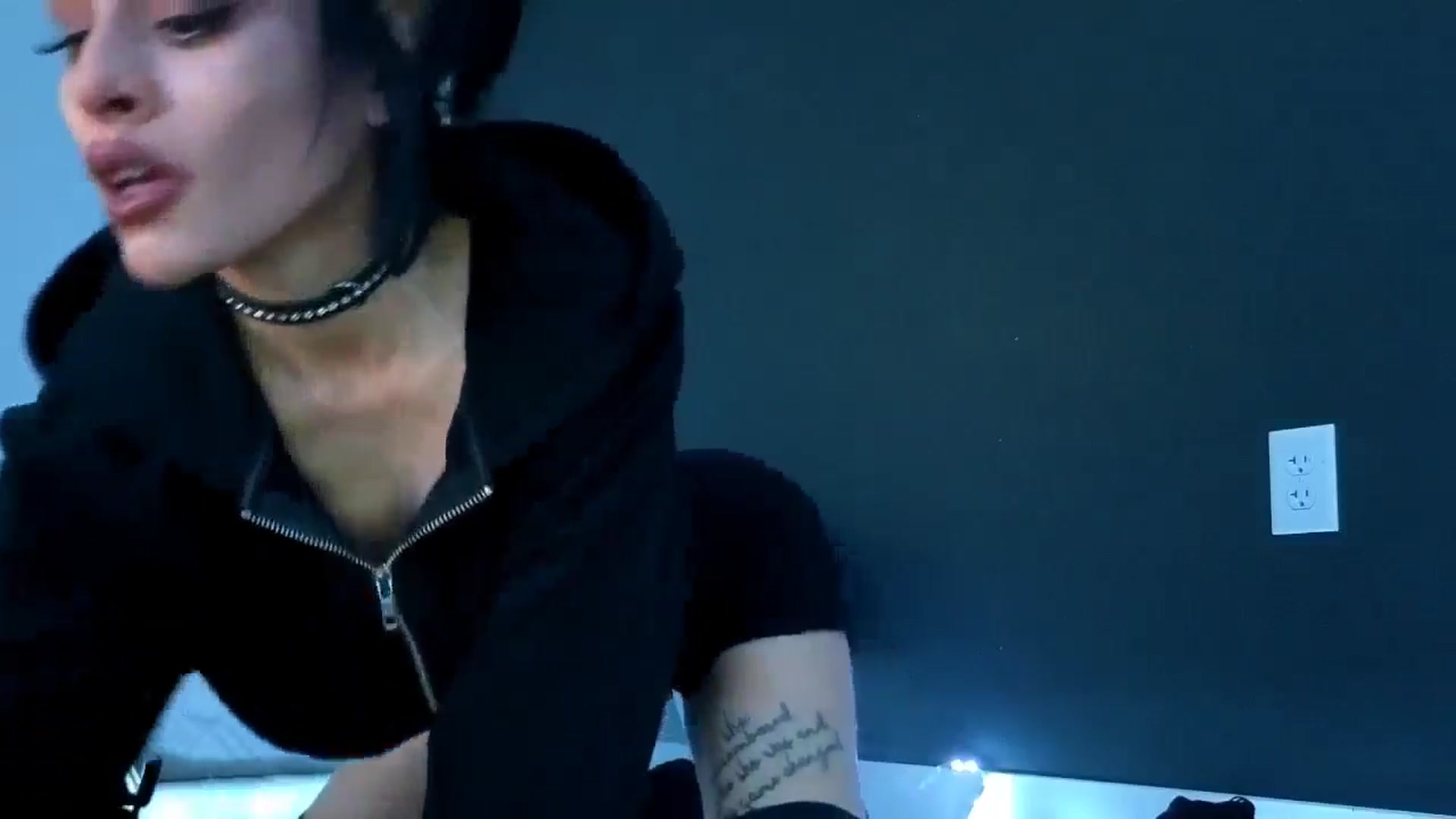 Gallery image thumbnail from gothybat's myfreecams stream on, 03/17/2026, 19:28 image 8 of 20