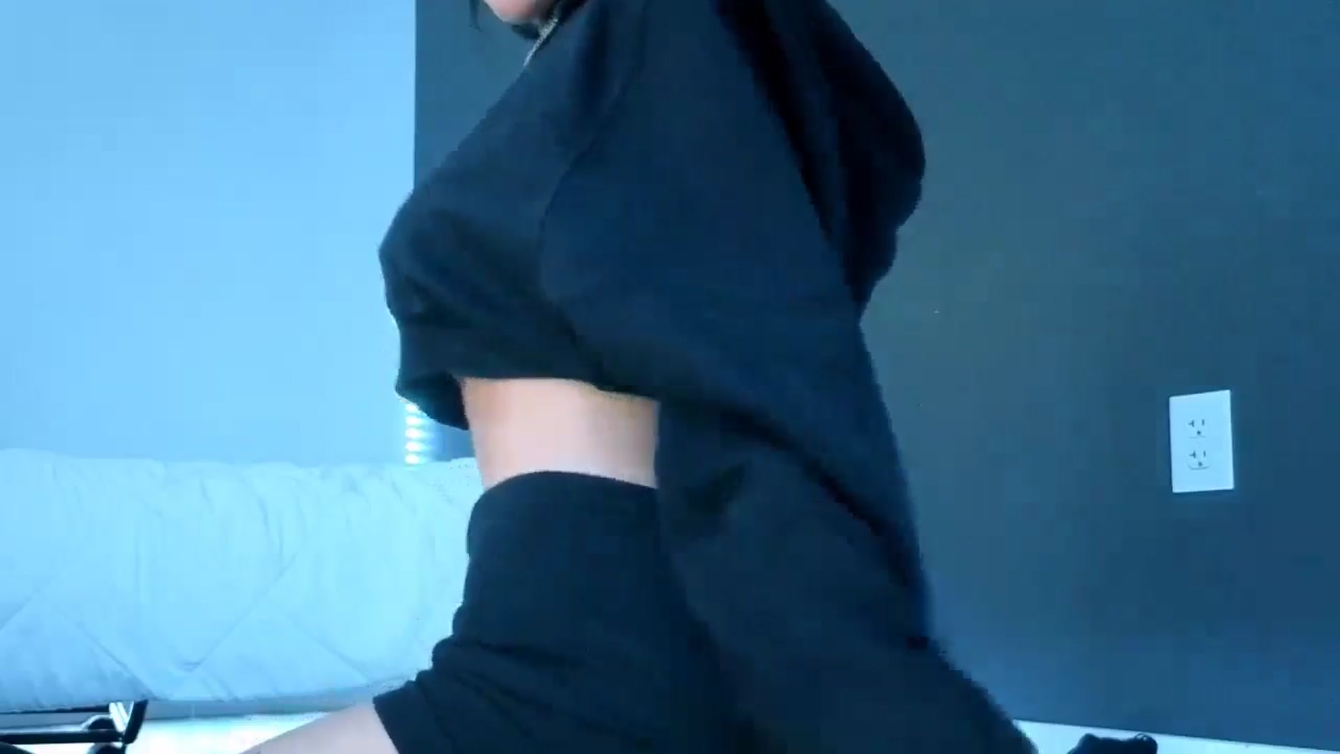 Gallery image thumbnail from gothybat's myfreecams stream on, 03/17/2026, 19:28 image 7 of 20