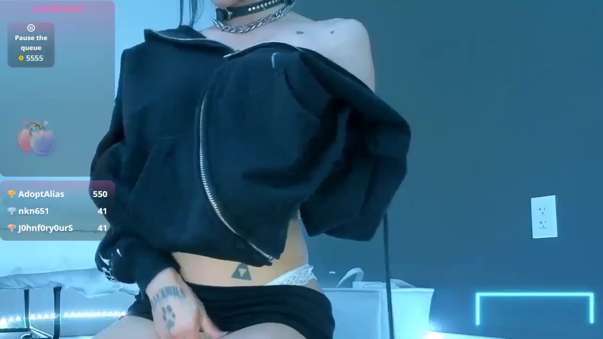 Gallery image thumbnail from gothybat's myfreecams stream on, 03/20/2026, 20:10 image 15 of 20