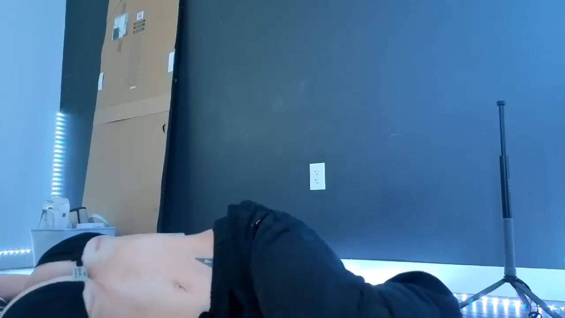 Gallery image thumbnail from gothybat's myfreecams stream on, 04/08/2026, 18:11 image 18 of 20