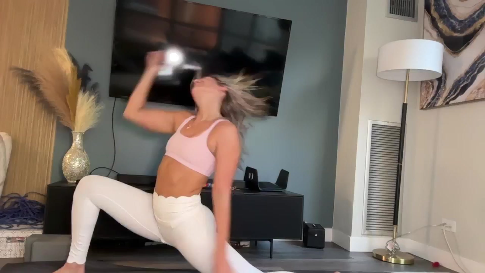 Gallery image thumbnail from graciemaexx's myfreecams stream on, 10/10/2024, 23:09 image 5 of 20