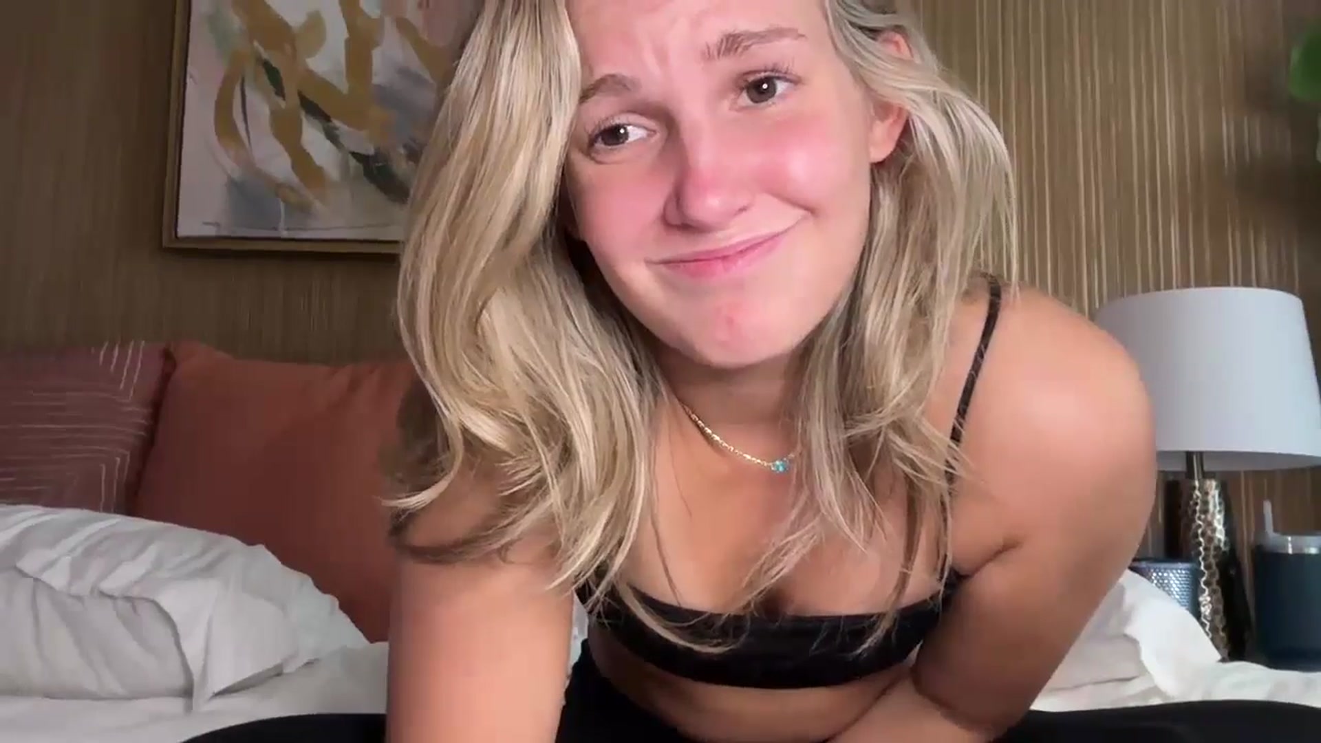 Gallery image thumbnail from graciemaexx's myfreecams stream on, 11/24/2024, 17:20 image 3 of 20