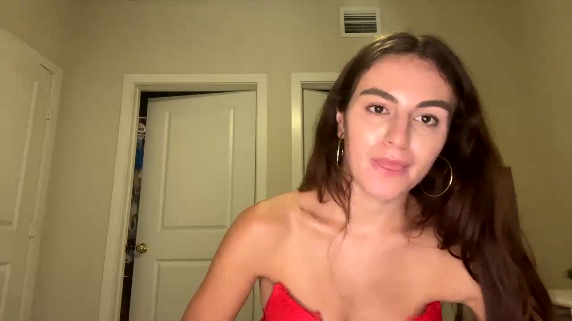 Gallery image thumbnail from graciesmith27's myfreecams stream on, 07/21/2024, 06:59 image 9 of 20