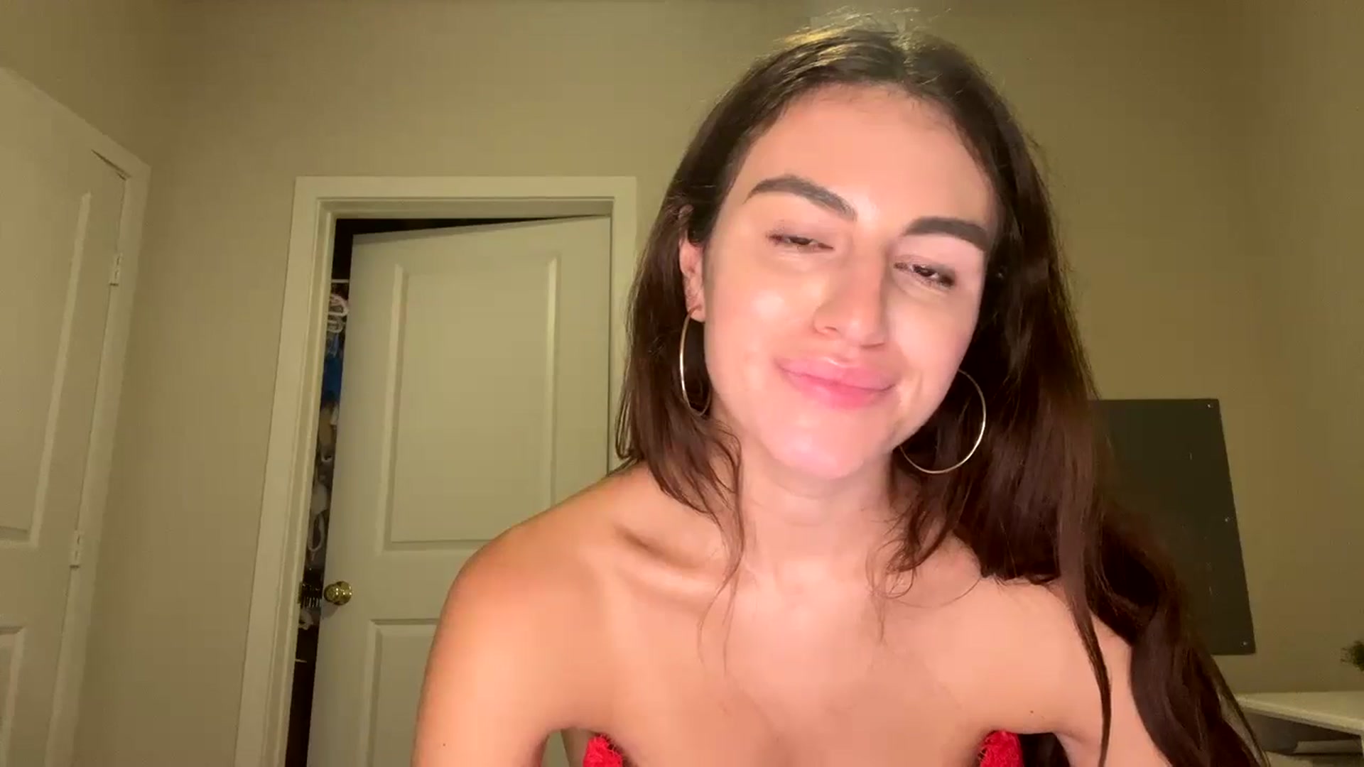 Gallery image thumbnail from graciesmith27's myfreecams stream on, 07/21/2024, 06:59 image 8 of 20