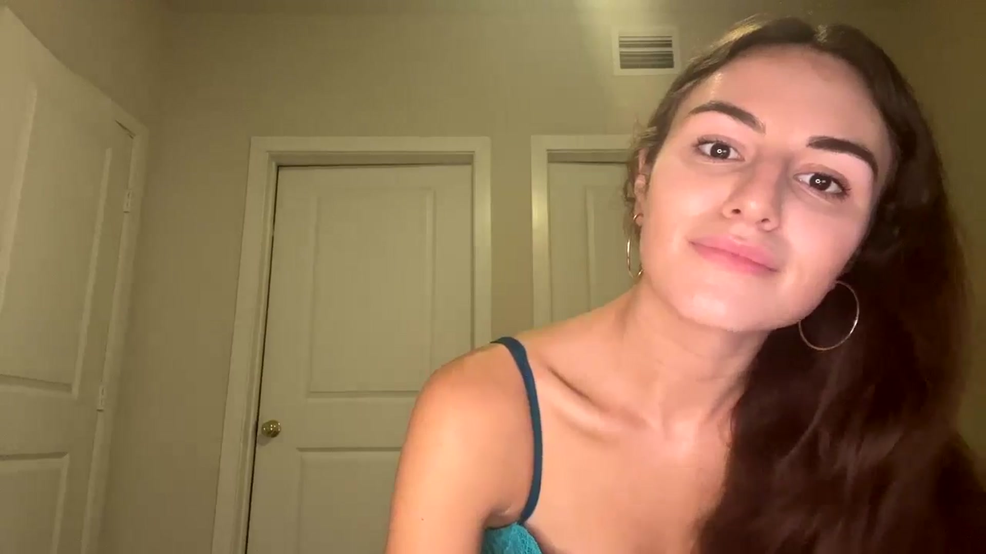 Gallery image thumbnail from graciesmith27's myfreecams stream on, 07/28/2024, 05:11 image 3 of 20