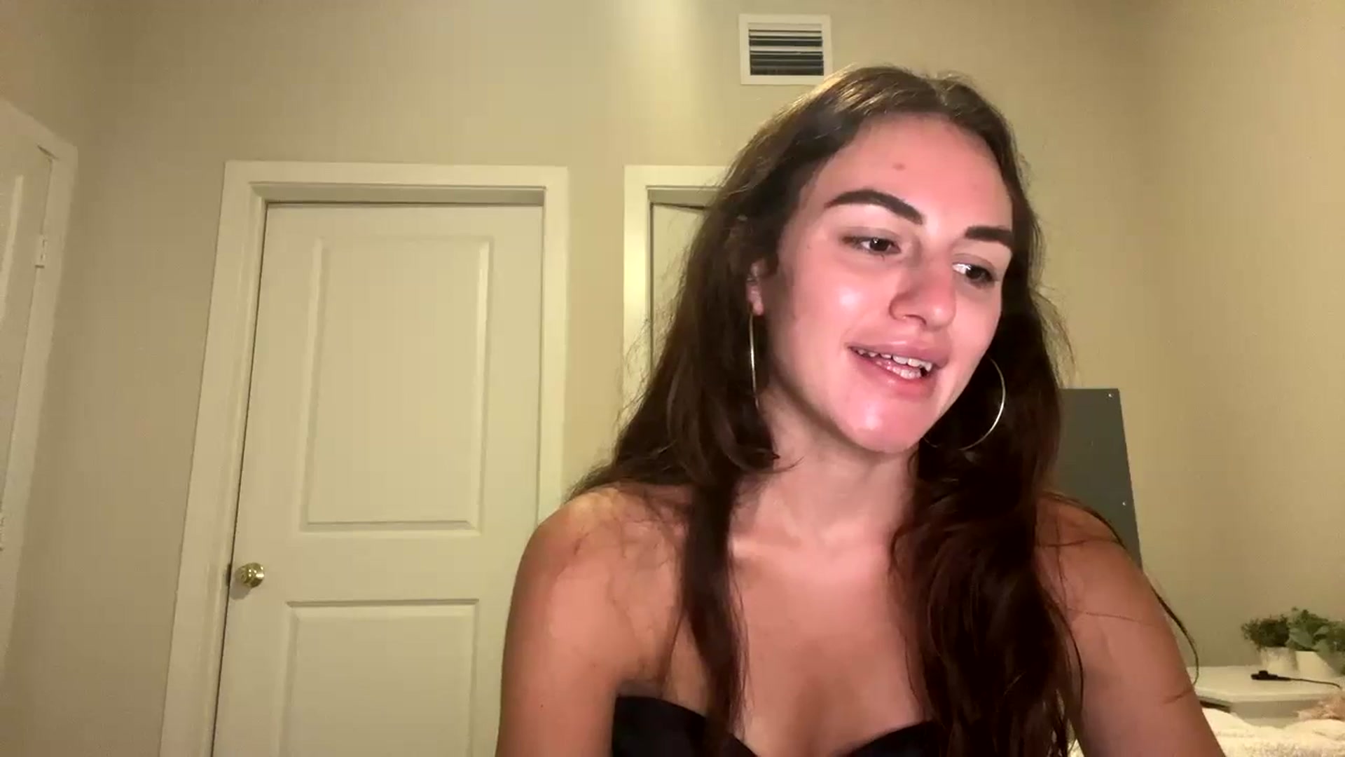 Gallery image thumbnail from graciesmith27's myfreecams stream on, 08/06/2024, 06:25 image 2 of 20