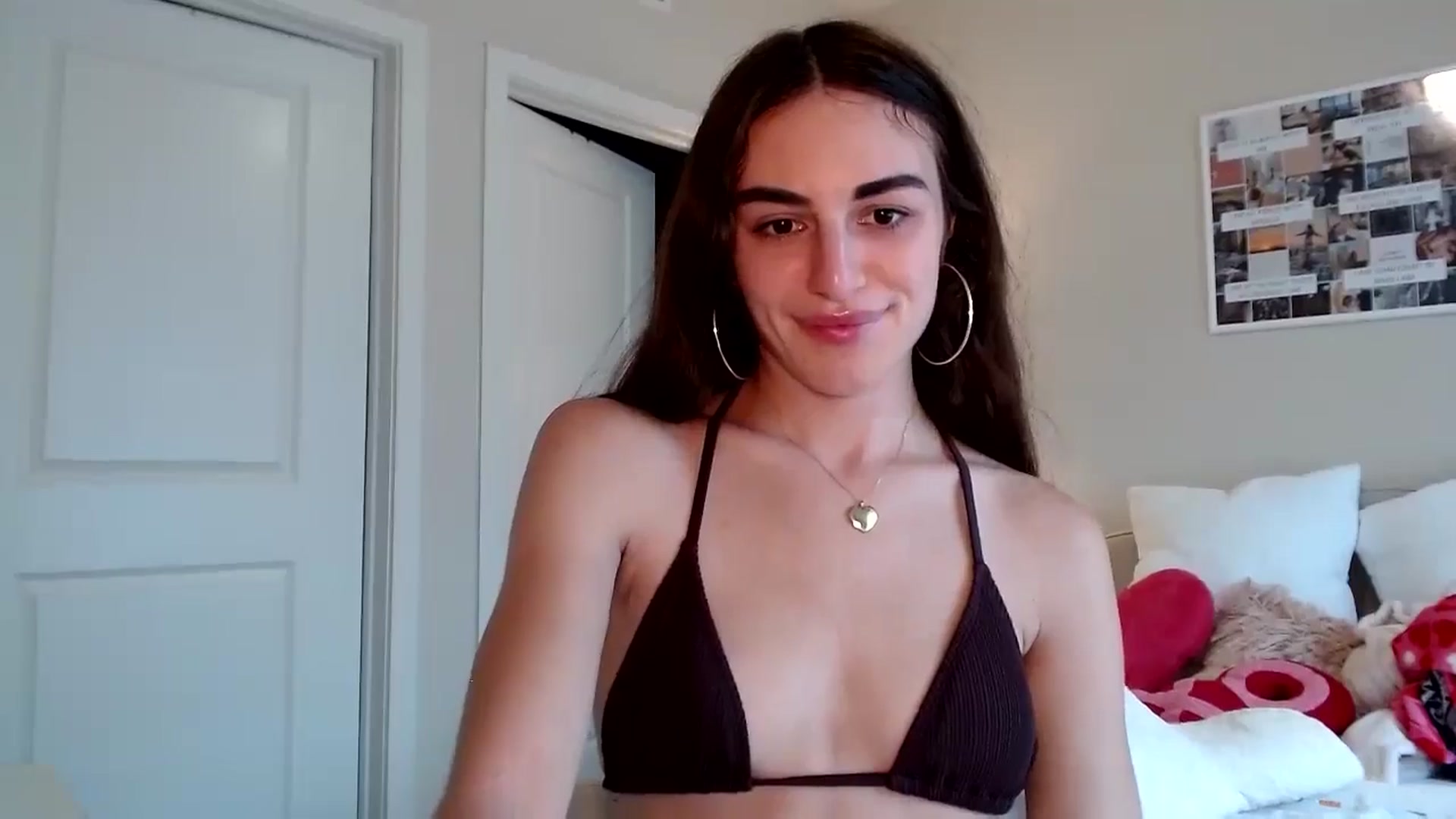 Gallery image thumbnail from graciesmith27's myfreecams stream on, 03/08/2025, 18:25 image 7 of 20