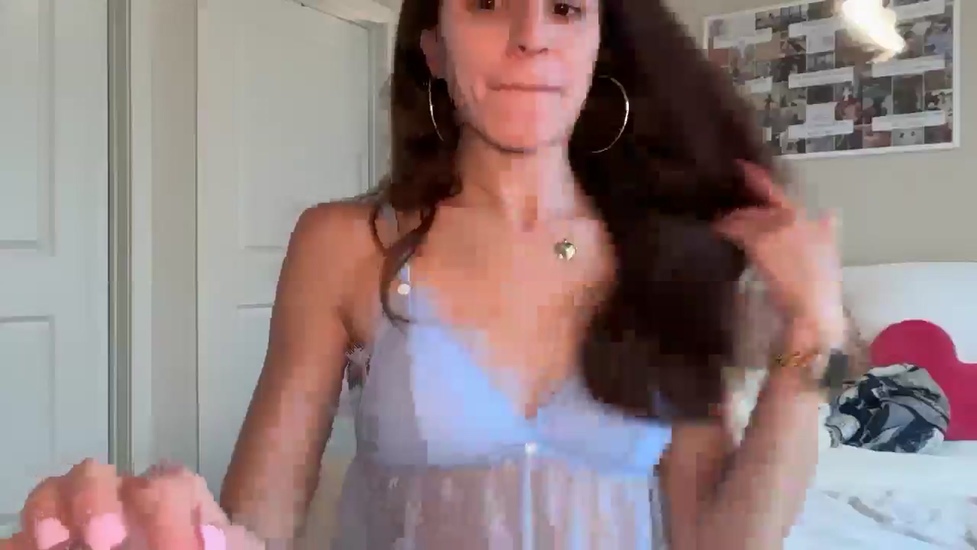 Gallery image thumbnail from graciesmith27's myfreecams stream on, 03/26/2025, 17:01 image 15 of 20