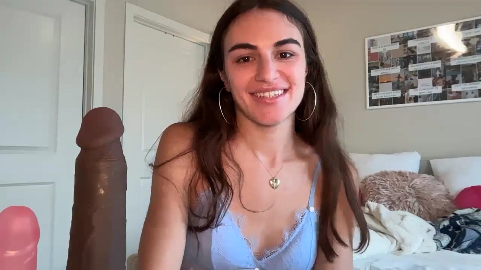 Gallery image thumbnail from graciesmith27's myfreecams stream on, 03/26/2025, 17:37 image 13 of 20