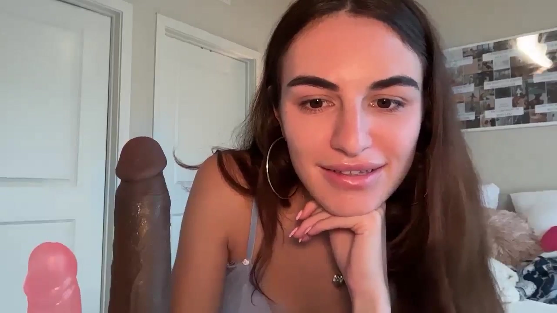 Gallery image thumbnail from graciesmith27's myfreecams stream on, 03/26/2025, 17:37 image 2 of 20