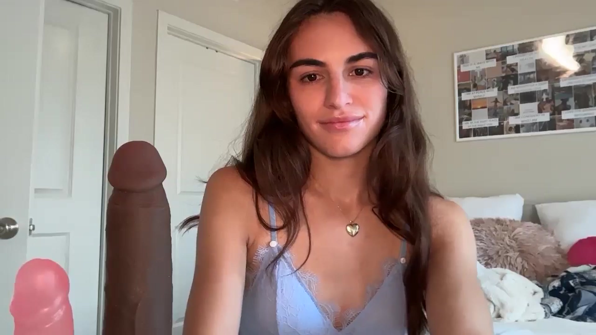 Gallery image thumbnail from graciesmith27's myfreecams stream on, 03/26/2025, 18:22 image 3 of 20