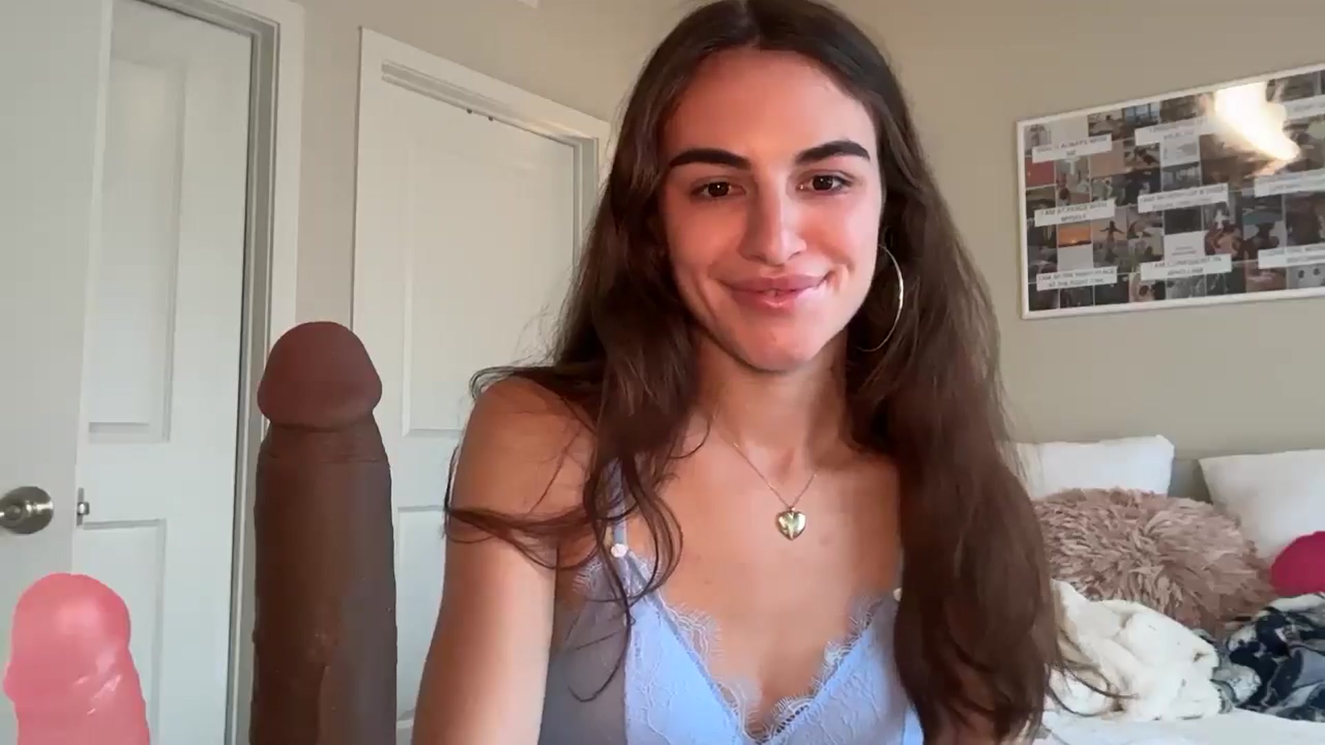 Gallery image thumbnail from graciesmith27's myfreecams stream on, 03/26/2025, 18:22 image 5 of 20