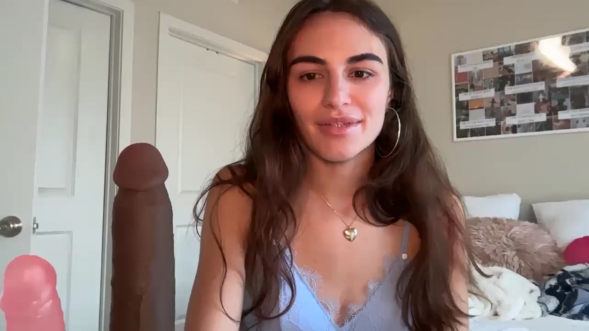 Gallery image thumbnail from graciesmith27's myfreecams stream on, 03/26/2025, 18:22 image 8 of 20