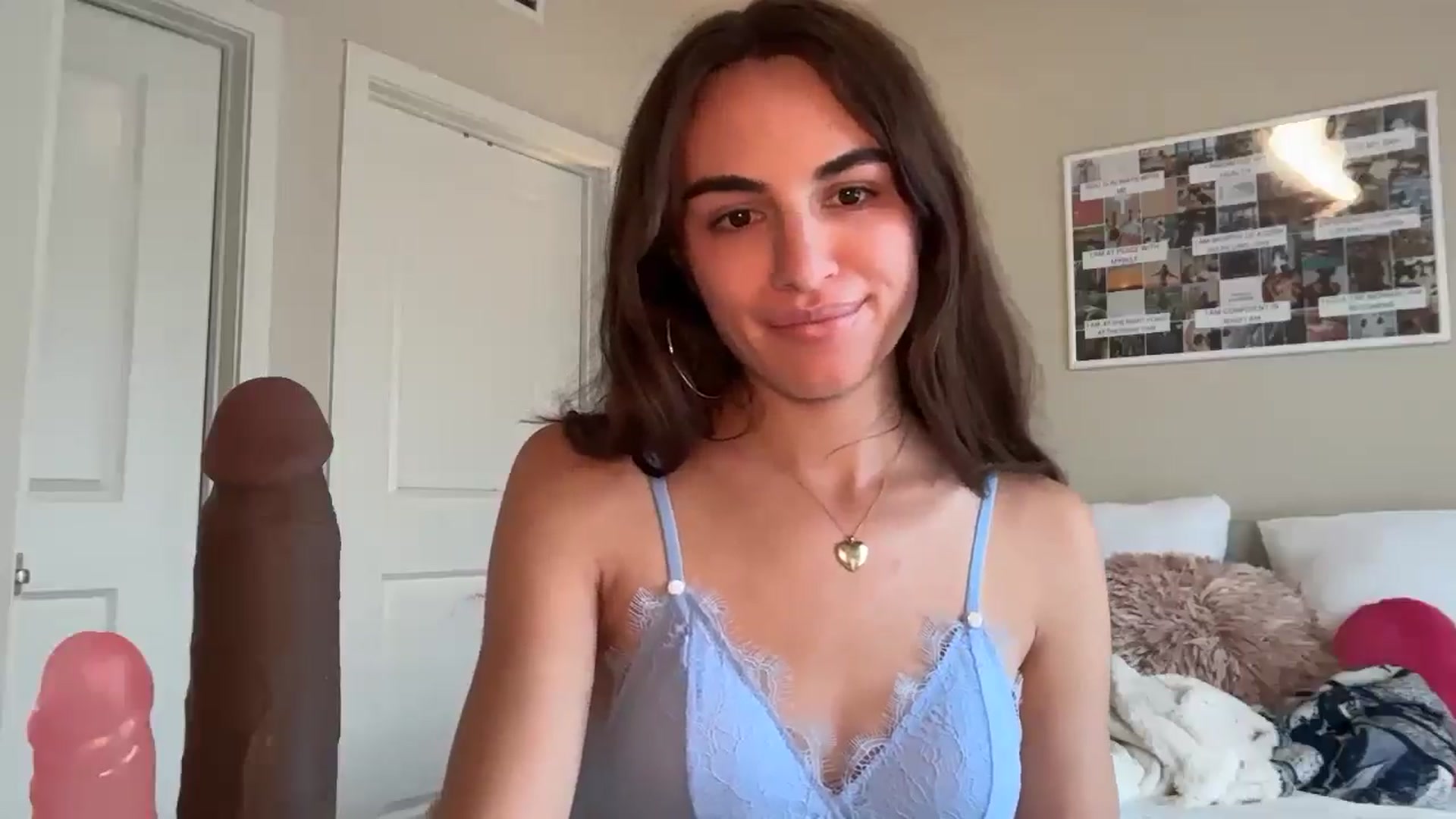 Gallery image thumbnail from graciesmith27's myfreecams stream on, 03/26/2025, 19:23 image 2 of 20