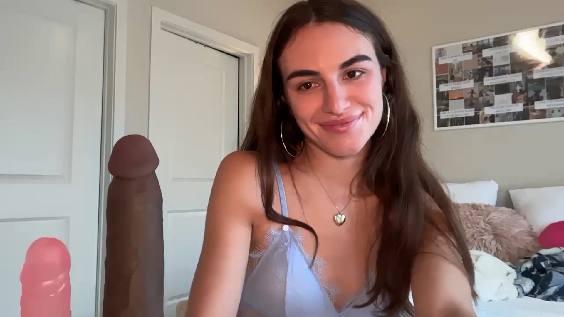 Gallery image thumbnail from graciesmith27's myfreecams stream on, 03/26/2025, 20:20 image 6 of 20