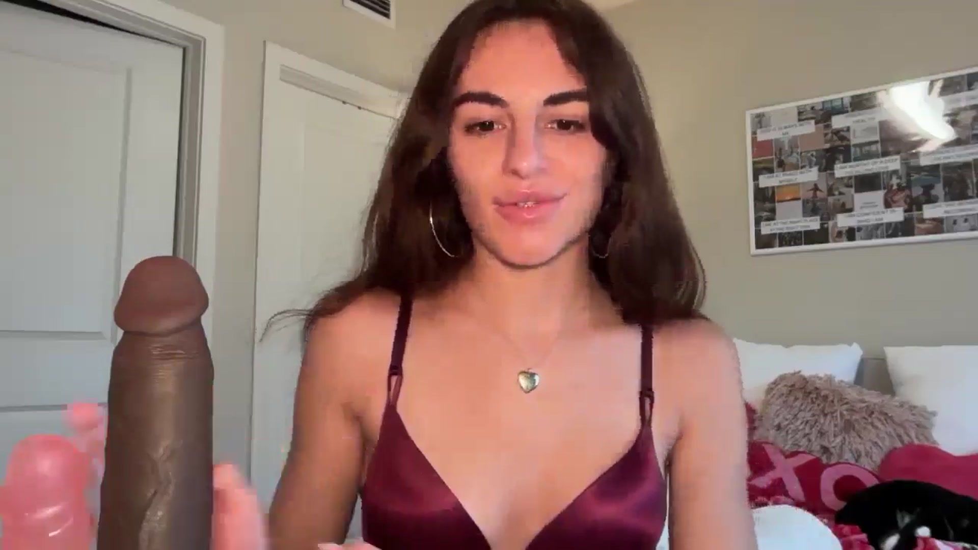 Gallery image thumbnail from graciesmith27's myfreecams stream on, 03/27/2025, 18:12 image 6 of 20