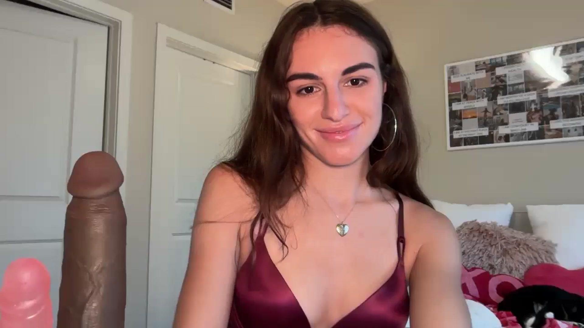 Gallery image thumbnail from graciesmith27's myfreecams stream on, 03/27/2025, 18:12 image 4 of 20