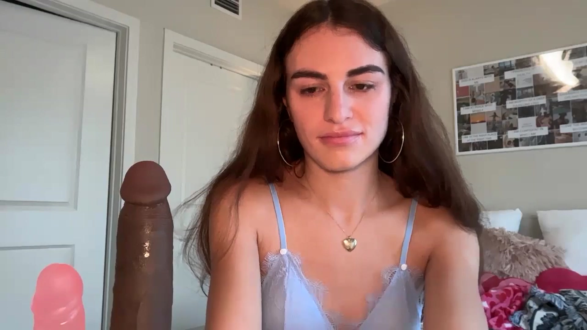Gallery image thumbnail from graciesmith27's myfreecams stream on, 03/28/2025, 18:28 image 8 of 20