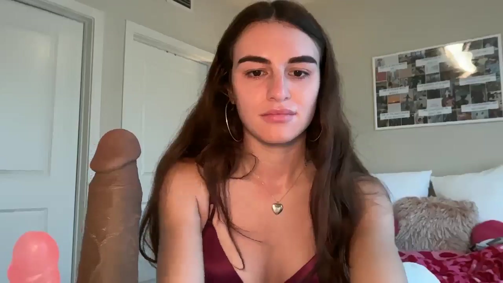 Gallery image thumbnail from graciesmith27's myfreecams stream on, 04/21/2025, 21:19 image 11 of 20
