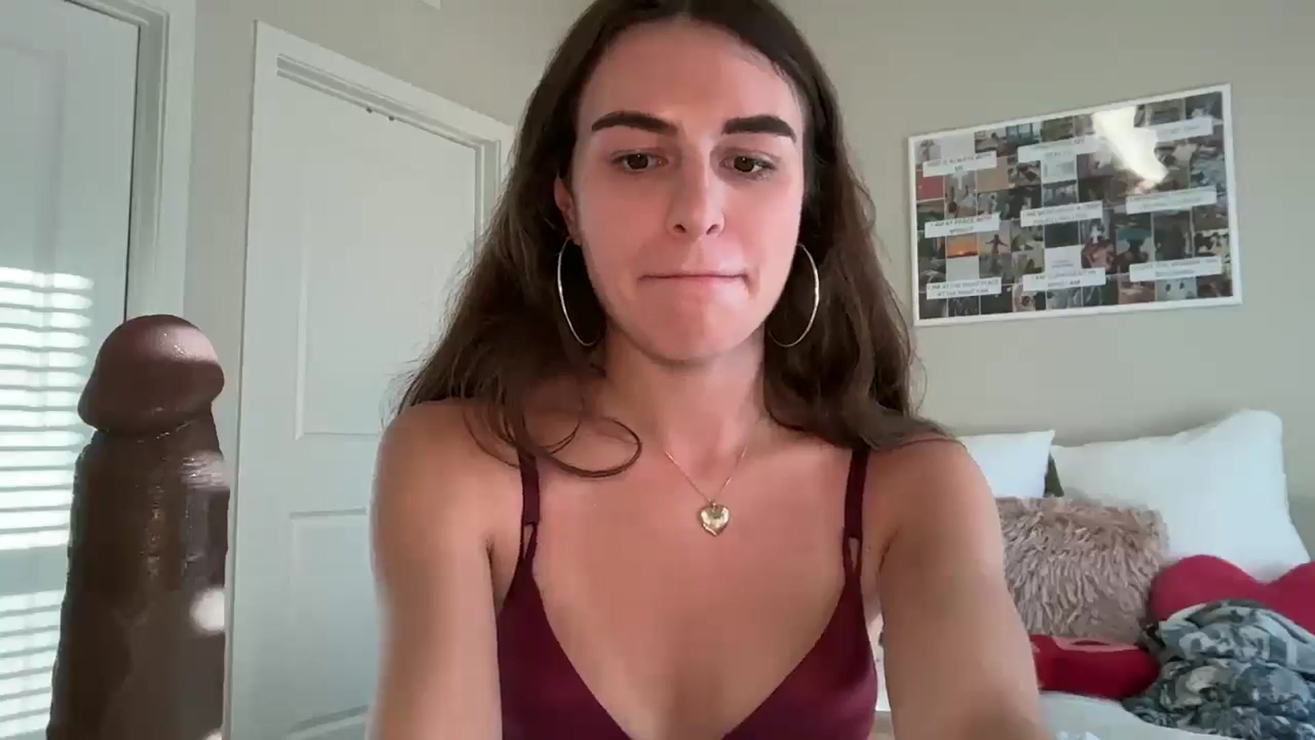 Gallery image thumbnail from graciesmith27's myfreecams stream on, 04/22/2025, 24:27 image 2 of 20