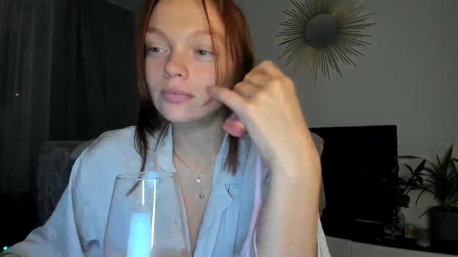 Gallery image thumbnail from greengiirl's myfreecams stream on, 11/08/2023, 13:14 image 4 of 20