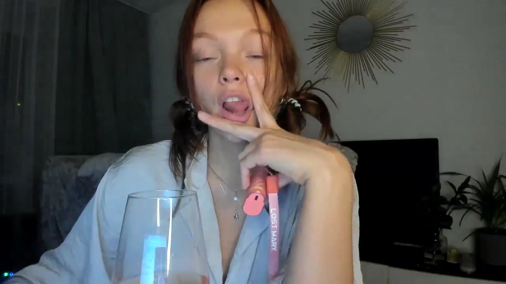 Gallery image thumbnail from greengiirl's myfreecams stream on, 11/08/2023, 13:14 image 3 of 20