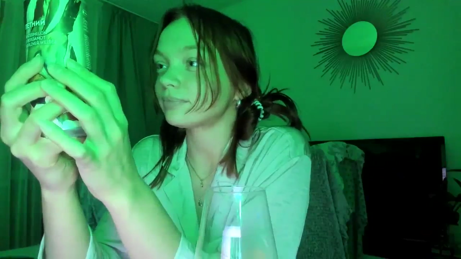 Gallery image thumbnail from greengiirl's myfreecams stream on, 11/08/2023, 14:29 image 2 of 20
