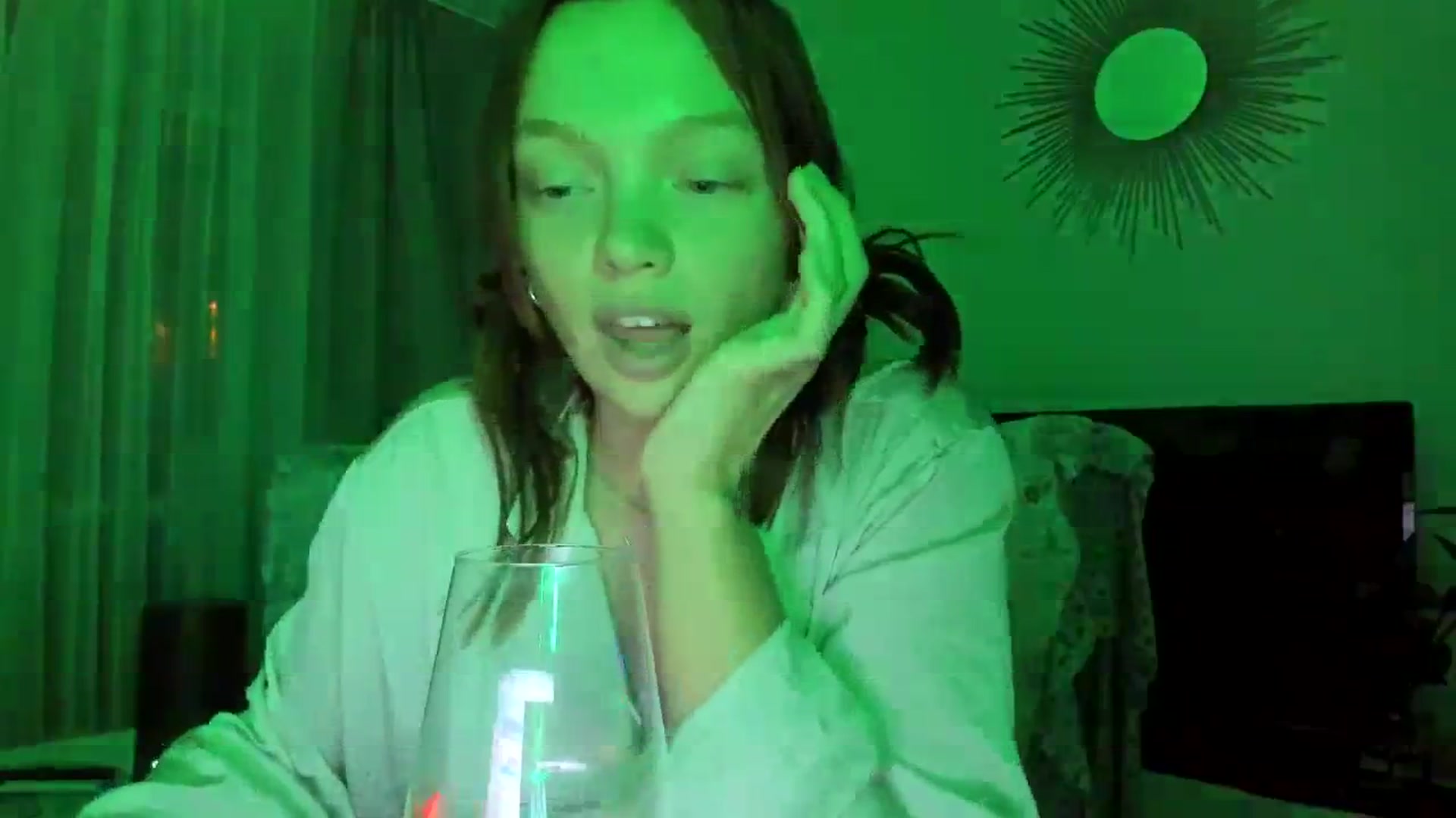 Gallery image thumbnail from greengiirl's myfreecams stream on, 11/08/2023, 14:29 image 11 of 20