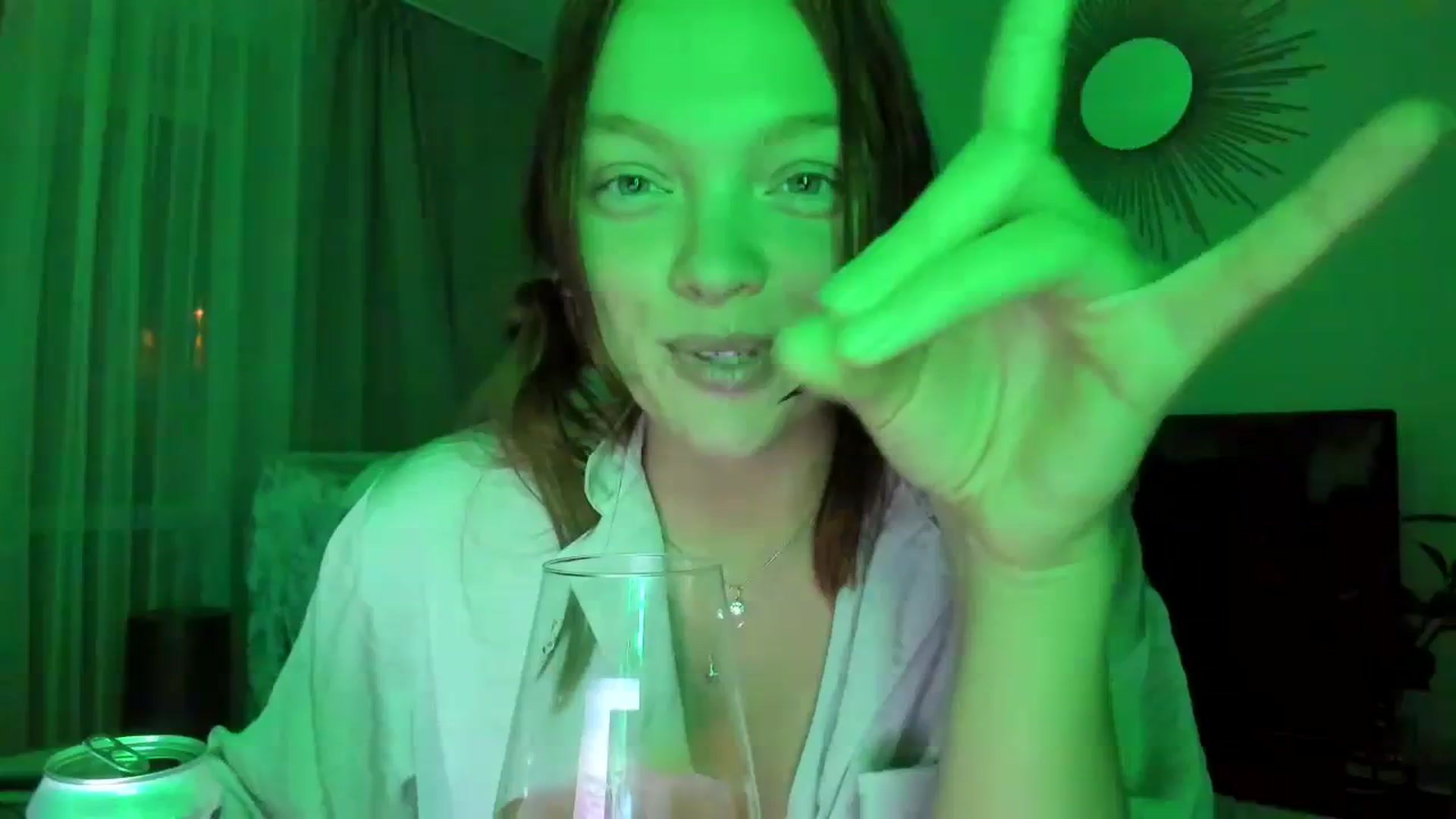 Gallery image thumbnail from greengiirl's myfreecams stream on, 11/08/2023, 14:29 image 19 of 20