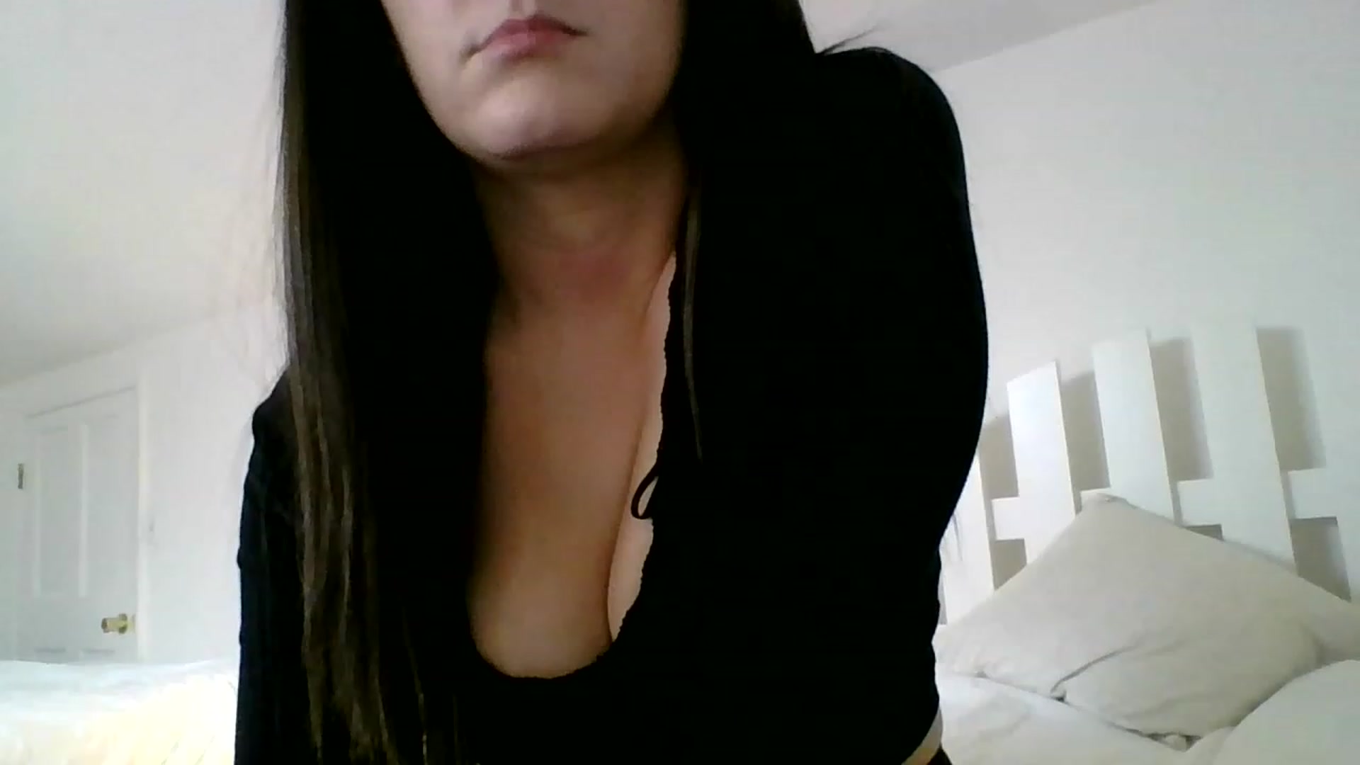Gallery image thumbnail from greenteatal's myfreecams stream on, 12/20/2022, 17:03 image 2 of 20