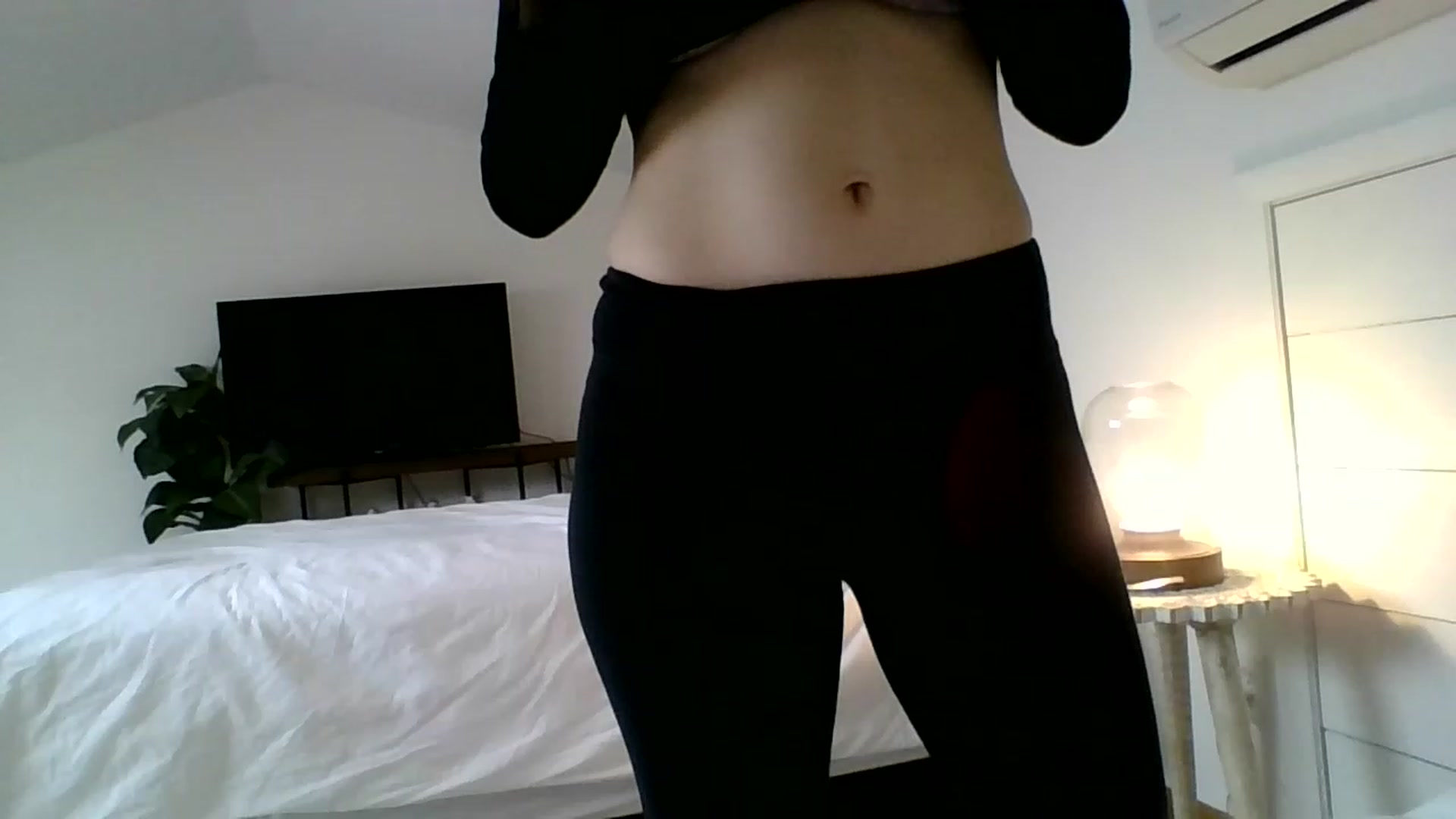 Gallery image thumbnail from greenteatal's myfreecams stream on, 12/20/2022, 17:03 image 18 of 20