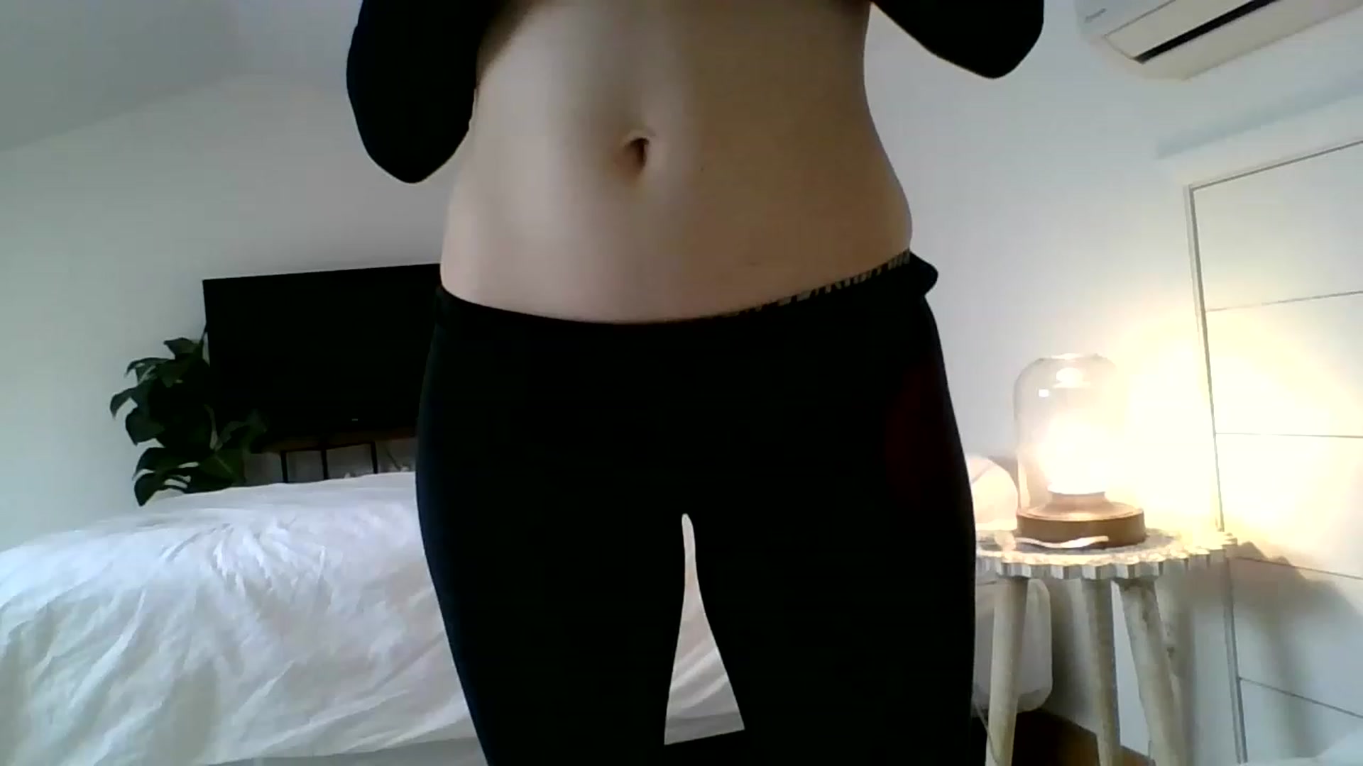 Gallery image thumbnail from greenteatal's myfreecams stream on, 12/20/2022, 17:03 image 17 of 20