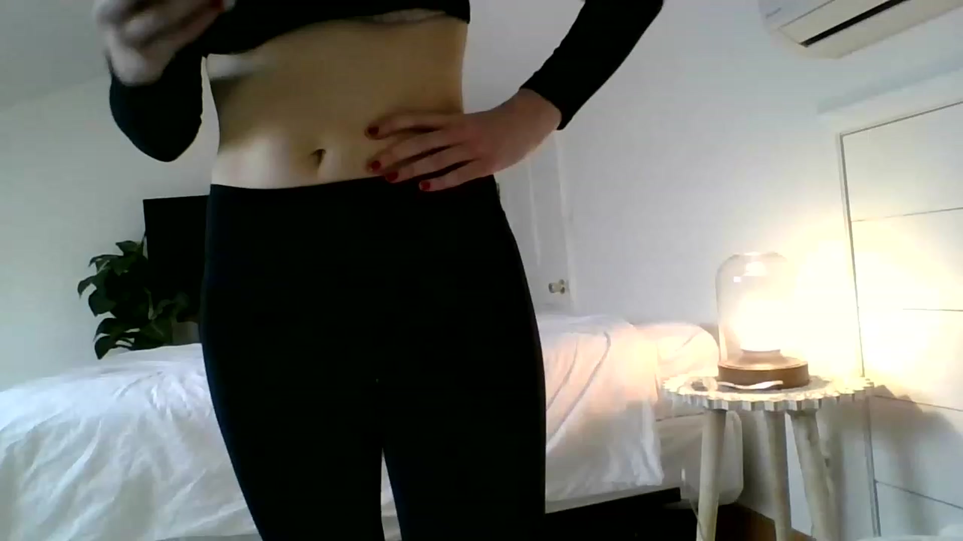 Gallery image thumbnail from greenteatal's myfreecams stream on, 12/20/2022, 17:03 image 19 of 20