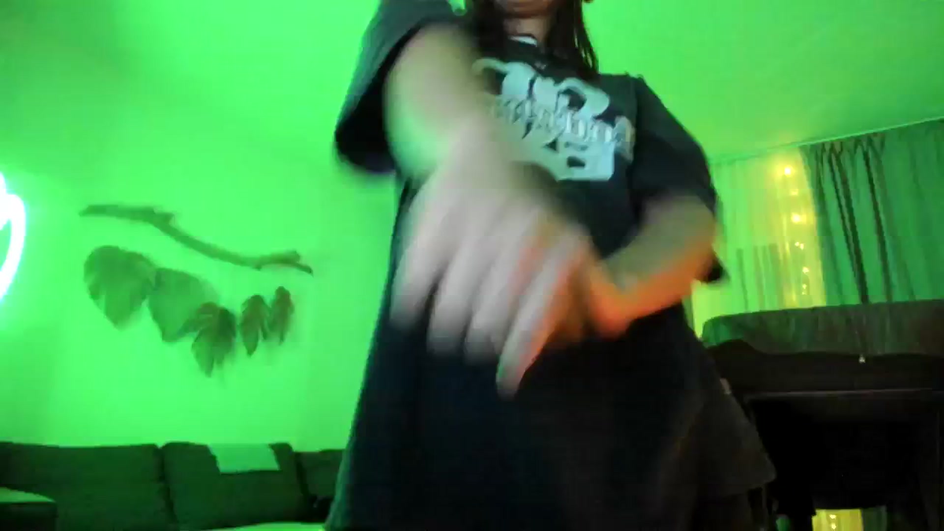 Gallery image thumbnail from greenzone's myfreecams stream on, 11/23/2023, 20:48 image 9 of 20