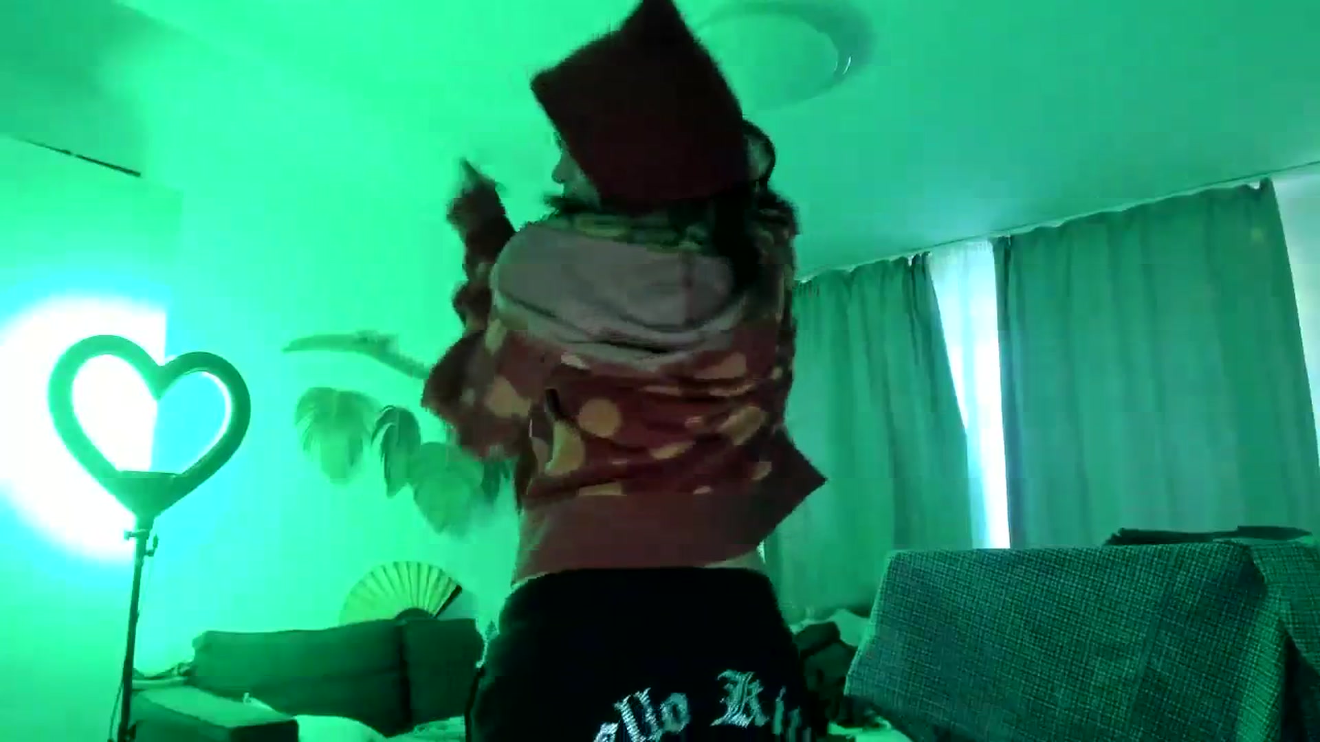 Gallery image thumbnail from greenzone's myfreecams stream on, 03/25/2024, 02:27 image 8 of 20