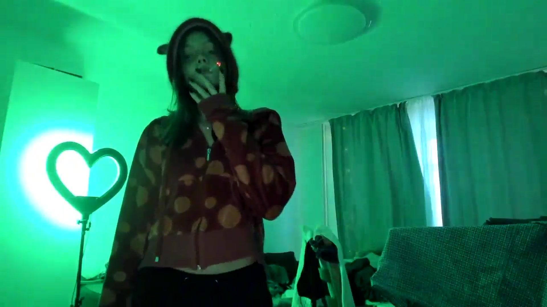 Gallery image thumbnail from greenzone's myfreecams stream on, 03/25/2024, 02:27 image 20 of 20