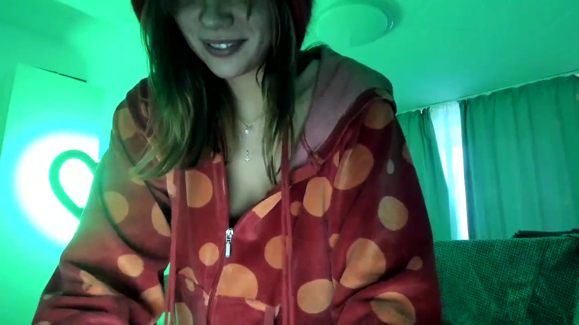 Gallery image thumbnail from greenzone's myfreecams stream on, 03/25/2024, 02:27 image 17 of 20